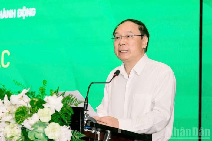 Thứ trưởng Nông nghiệp và Môi trường Lê Công Thành phát biểu khai mạc diễn đàn.