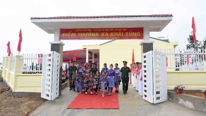 Các điểm trường được xây dựng khang trang đáp ứng nhu cầu học tập và sinh hoạt của học sinh.