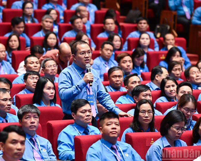 Đồng chí Lê Đình Lương, Chủ tịch Công đoàn Trường đại học Công nghệ Thành phố Hồ Chí Minh (Liên đoàn Lao động Thành phố Hồ Chí Minh) phát biểu tại chương trình.