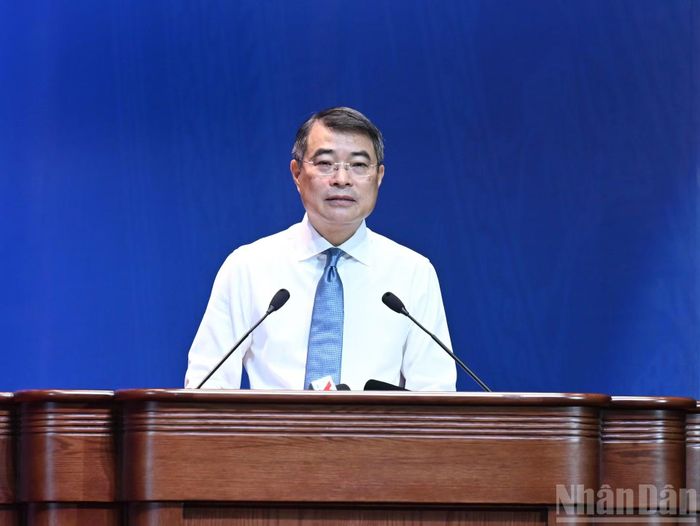 Thủ tướng Lê Minh Hưng phát biểu trao đổi, thảo luận với đại biểu dự Đại hội XIV Công đoàn Việt Nam.