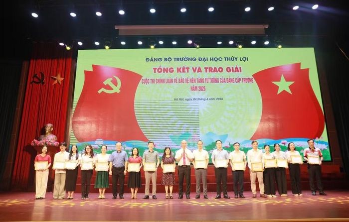 Các tập thể, cá nhân đạt thành tích xuất sắc tại Cuộc thi Chính luận bảo vệ nền tảng tư tưởng của Đảng cấp trường năm 2026.