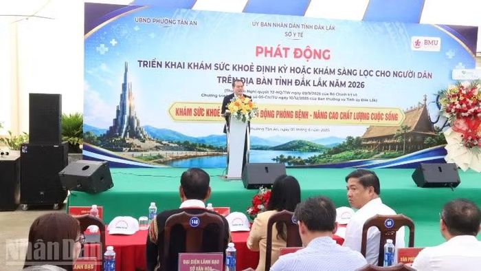 Tiến sĩ, bác sĩ Nguyễn Hữu Vũ Quang, Phó Giám đốc Sở Y tế tỉnh Đắk Lắk phát biểu tại lễ phát động.