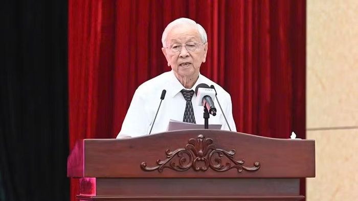 Đồng chí Phạm Chánh Trực, Nguyên Phó Bí thư Thường trực Thành ủy Thành phố Hồ Chí Minh phát biểu tại Hội thảo. (Ảnh: Quốc Thanh)