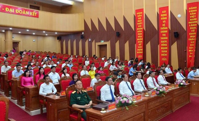 Các đại biểu tham dự hội thảo.