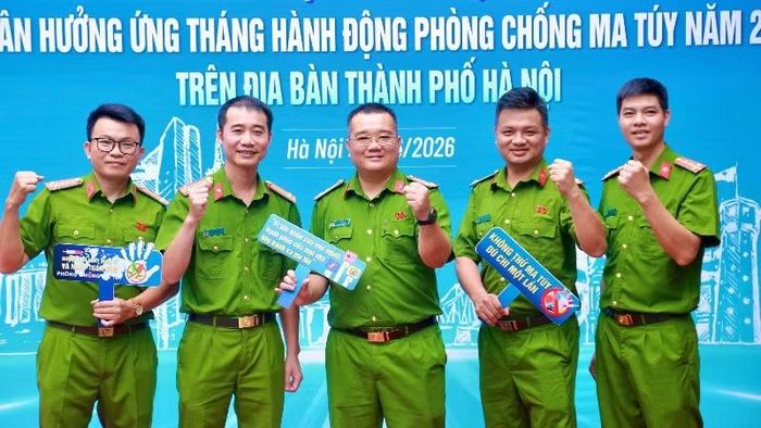 Cán bộ, chiến sĩ Công an Hà Nội thể hiện quyết tâm trong công tác phòng ngừa, đấu tranh và đẩy lùi tệ nạn ma túy ra khỏi đời sống xã hội.