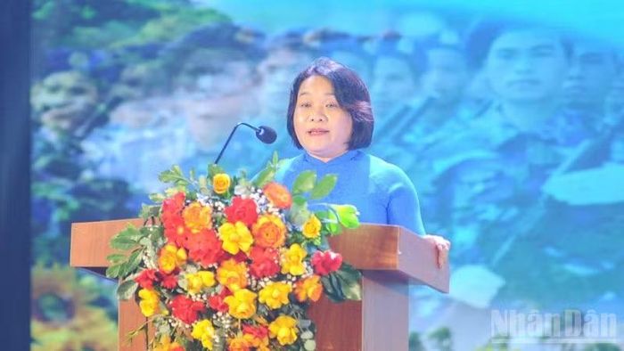 Trưởng ban Tuyên giáo và Dân vận Thành ủy Đà Nẵng Huỳnh Thị Thùy Dung phát biểu khai mạc.