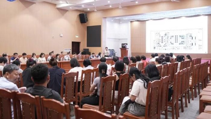 Toàn cảnh buổi làm việc.