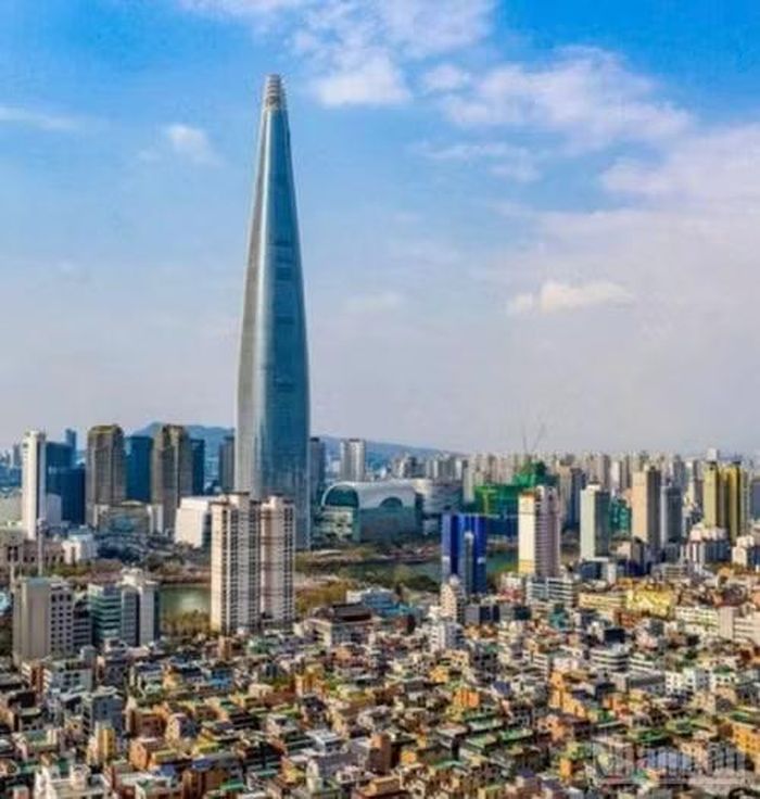 Việc học tập mô hình quốc tế trong phát triển đô thị hiện đại cần tính tới sự phù hợp điều kiện, hoàn cảnh thực tế của Thủ đô. (Ảnh: VARS)