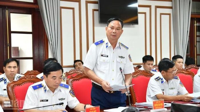 Thiếu tướng Nguyễn Văn Dũng, Chính ủy Bộ Tư lệnh Vùng Cảnh sát biển 4 báo cáo.