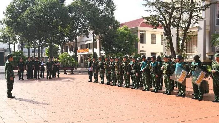 Đoàn công tác kiểm tra xử lý tốt tình huống cơ động lực lượng.