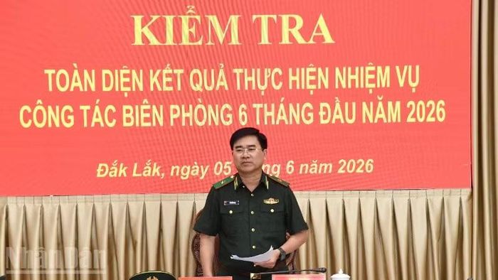 Thiếu tướng Võ Tiến Nghị phát biểu kết luận kiểm tra.