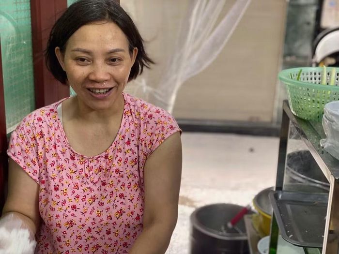 Dẫu còn khó khăn nhưng sự lạc quan vẫn hiện rõ trên khuôn mặt. (Ảnh: Thùy Linh)
