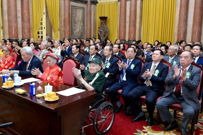 Các đại biểu tham dự cuộc gặp mặt.