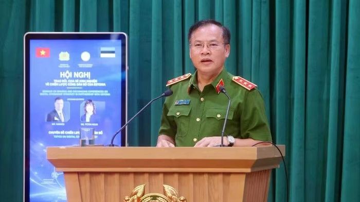 Thứ trưởng Công an, Thượng tướng Nguyễn Văn Long phát biểu.