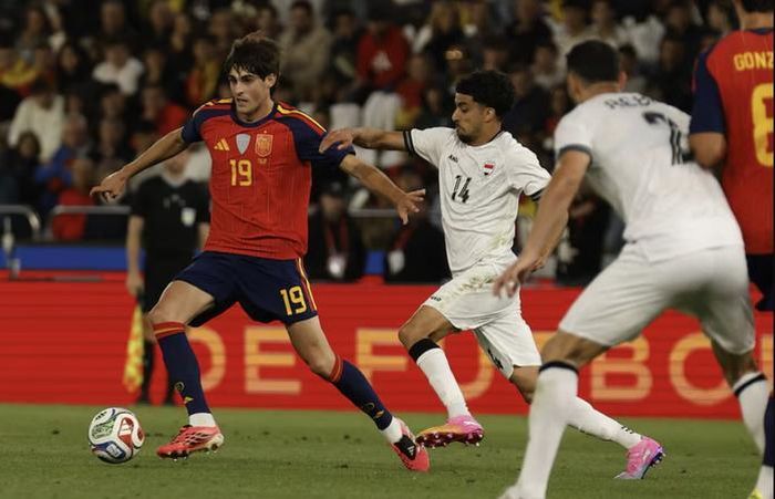 Tân binh Javi Guerra (19) có màn ra mắt suôn sẻ trong màu áo Tây Ban Nha