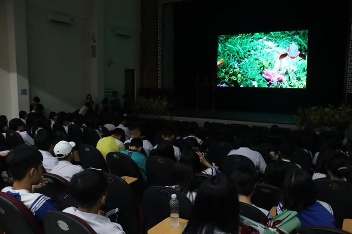 Thưởng thức phim ngắn