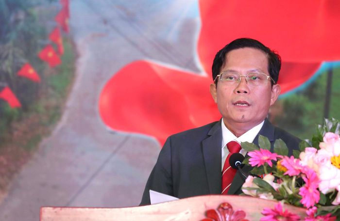Thay mặt Đảng ủy, Ban Biên tập và tập thể Báo Người Lao Động, Nhà báo, Tiến sĩ Tô Đình Tuân, Bí thư Đảng ủy, Tổng Biên tập Báo Người Lao Động, trân trọng cảm ơn những tình cảm quý báu, sự ghi nhận, động viên và chỉ đạo sâu sắc của ông Lê Quốc Minh và ông Đặng Minh Thông dành cho Báo Người Lao Động, cho Chương trình "Tự hào cờ Tổ quốc" và cho đội ngũ những người làm báo Người Lao Động. "Những lời phát biểu của các đồng chí lãnh đạo hôm nay không chỉ là sự ghi nhận đối với một chương trình đã đi qua hành trình 7 năm, mà còn là nguồn động viên rất lớn để Báo Người Lao Động tiếp tục nỗ lực, tiếp tục đổi mới và tiếp tục phụng sự bạn đọc, phụng sự người lao động, phụng sự TPHCM và đất nước" - nhà báo Tô Đình Tuân phát biểu.