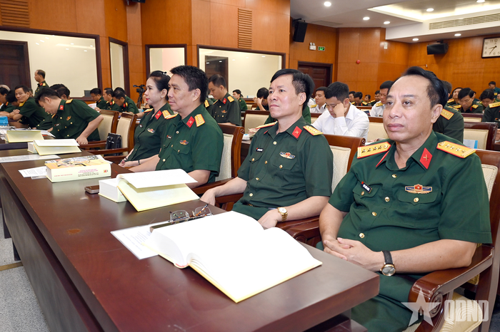 Các đại biểu dự hội thảo. 