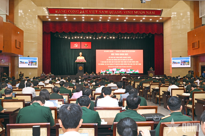 Quang cảnh buổi hội thảo. 