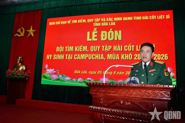 Đại tá Đinh Văn Hưng ghi nhận, biểu dương kết quả thực hiện nhiệm vụ của Đội K51.