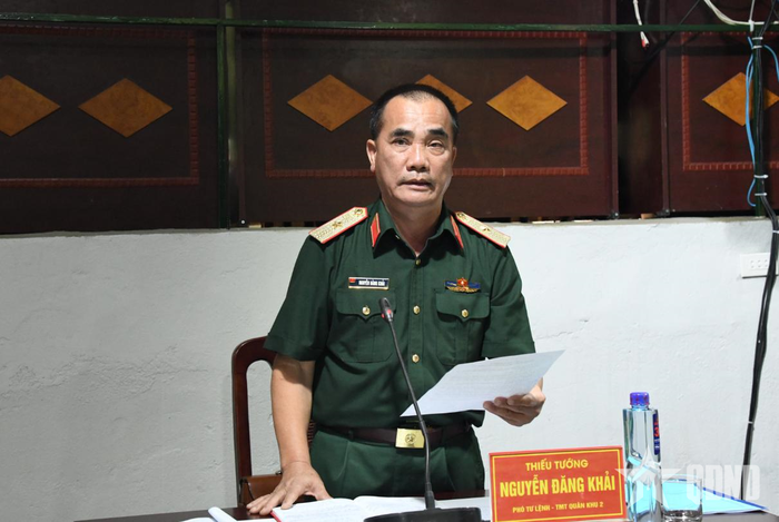 Thiếu tướng Nguyễn Đăng Khải, Phó tư lệnh, Tham mưu trưởng Quân khu 2 phát biểu tại hội nghị rút kinh nghiệm tổng duyệt diễn tập.