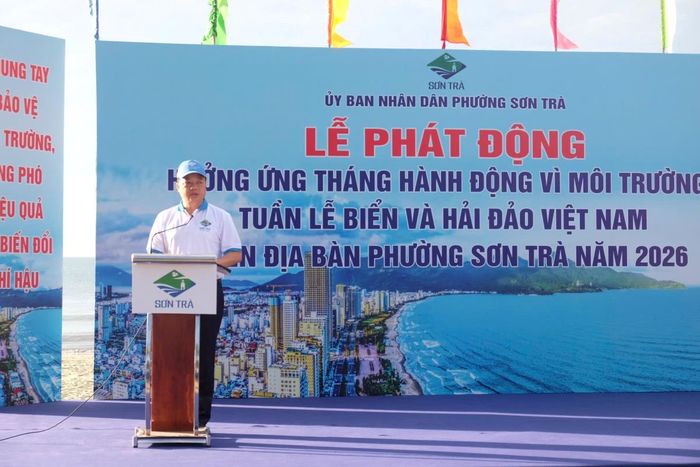 Ông ĐInh Vui phát biểu tại buổi lễ,