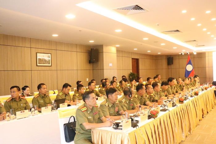 Đại biểu Công an nước bạn Lào