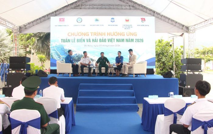 Các đơn vị phối hợp tổ chức tọa đàm với chủ đề “Biển đảo Tổ quốc - Tuổi trẻ đồng hành”.
