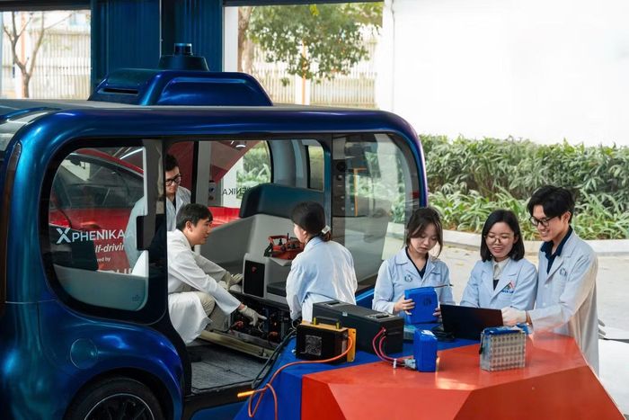 Sinh viên Đại học Phenikaa học tập, nghiên cứu trong môi trường đào tạo gắn với khoa học, công nghệ và đổi mới sáng tạo.