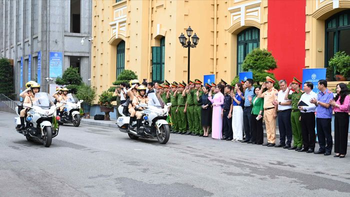  Công an TP Hà Nội xuất quân hưởng ứng Tháng hành động phòng, chống ma túy 2026. Ảnh: ĐỖ TRUNG 