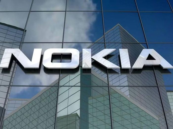 Các chuyên gia nhận định thành công của Nokia không đến từ việc chạy đua cấu hình hay công nghệ mới mà nằm ở khả năng duy trì bản sắc thương hiệu, khi hãng tiếp tục tập trung vào những giá trị cốt lõi như độ bền, sự đơn giản và trải nghiệm liên lạc ổn định vốn đã làm nên tên tuổi trong nhiều thập kỷ qua.