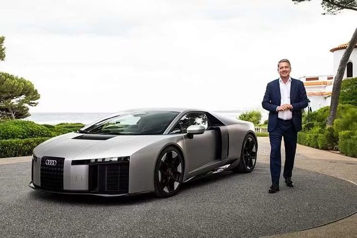 Về ngoại hình, Audi Nuvolari mang diện mạo tổng hòa giữa đường nét của R8 và mẫu Concept C. Phần đầu xe gây ấn tượng bằng lưới tản nhiệt đặt dọc, kết hợp cùng cụm đèn pha thanh mảnh và các hốc gió kích thước lớn. Xe được trang bị bộ chia gió phía trước và hệ thống cánh gió chữ S giúp cải thiện hiệu quả khí động học ở trục trước, tăng lực ép, giảm lực nâng ở tốc độ cao, đồng thời tối ưu hóa khả năng làm mát cho hệ truyền động.