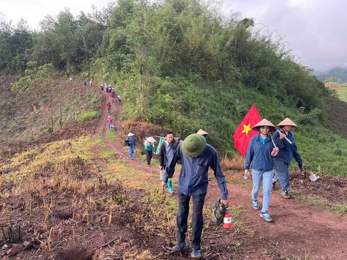 Di chuyển đến thực địa.