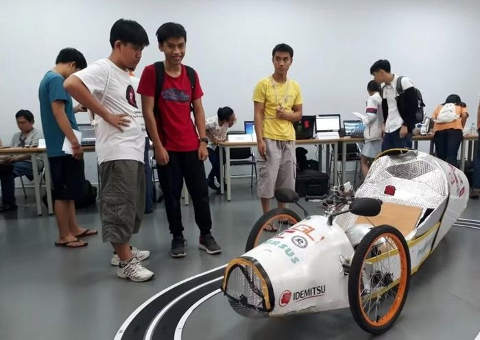 Xe điện do sinh viên Trường Đại học Việt Đức chế tạo năm 2017. Ảnh: Hà An.