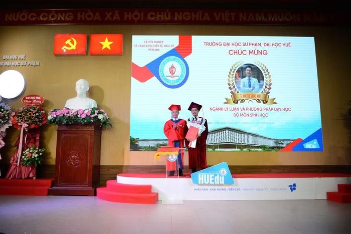 Có tổng cộng 5 tân Tiến sĩ trong đợt này.