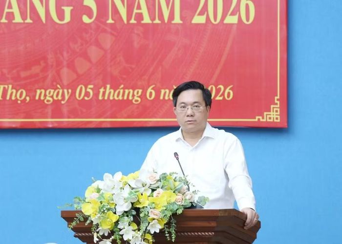Chủ tịch UBND tỉnh Phú Thọ Trần Duy Đông phát biểu kết luận hội nghị.