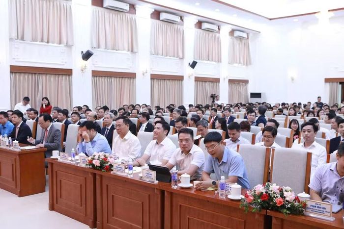 Đại biểu tham dự Hội nghị.