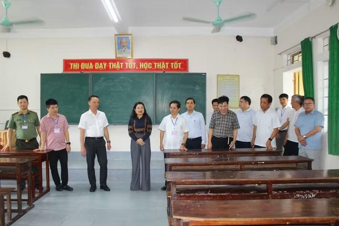 Điểm thi Trường THPT chuyên Hà Tĩnh đã hoàn tất công tác chuẩn bị với 27 phòng thi phục vụ 632 thí sinh.
