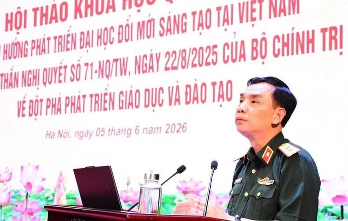 Trung tướng, GS, TS Lê Minh Thái, Giám đốc Học viện Kỹ thuật Quân sự phát biểu tại hội thảo. Ảnh: Ngọc Diệp.