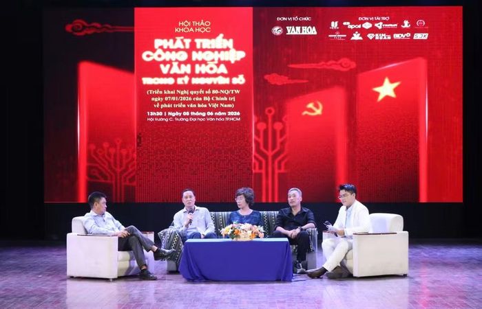 TS Phạm Huy Quang - Quyền Hiệu trưởng Trường Đại học Sân khấu - Điện ảnh TPHCM trao đổi tại hội thảo. Ảnh: Bảo Anh.
