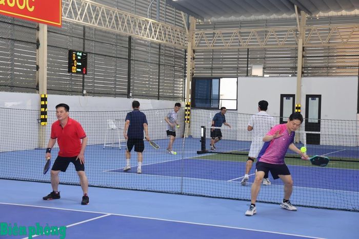 Hoạt động giao lưu Pickleball góp phần tăng cường tình đoàn kết, gắn bó giữa Bộ Tư lệnh Bộ đội Biên phòng và Bộ Y tế. Ảnh: Xuân Khoa