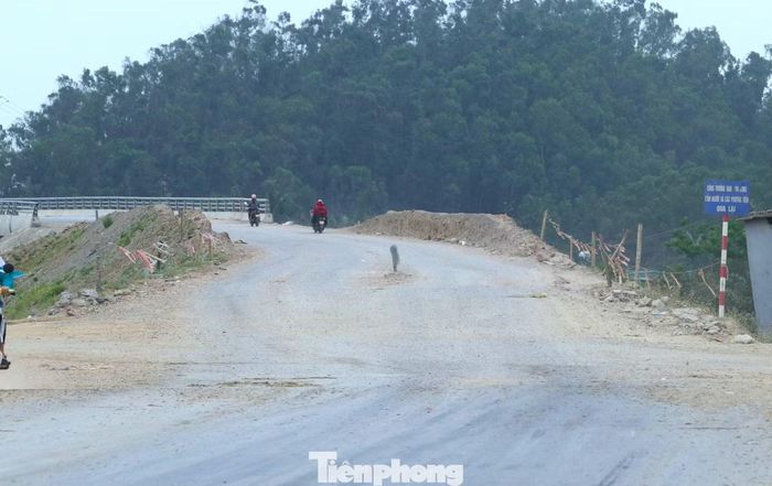 100 m đường đầu cầu Nghi Tân được theo dõi lún địa chất trong thời gian 8 tháng.