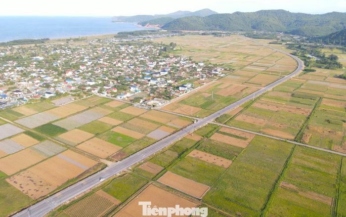 Tuyến đường ven biển đang hình thành diện mạo mới cho vùng ven biển Nghệ An, mở rộng không gian phát triển kinh tế, du lịch và tăng cường kết nối liên vùng Bắc Trung Bộ.