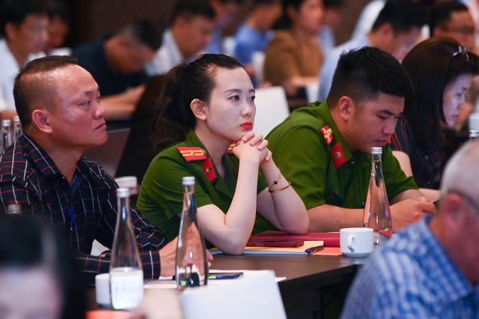 Hội thảo quy tụ lãnh đạo Ban Chính sách, Chiến lược Trung ương, lãnh đạo Bộ Nông nghiệp và Môi trường, đại diện các bộ, ngành Trung ương, cùng lãnh đạo 21 tỉnh, thành phố có biển, các chuyên gia, nhà khoa học, hiệp hội ngành nghề và cộng đồng doanh nghiệp.