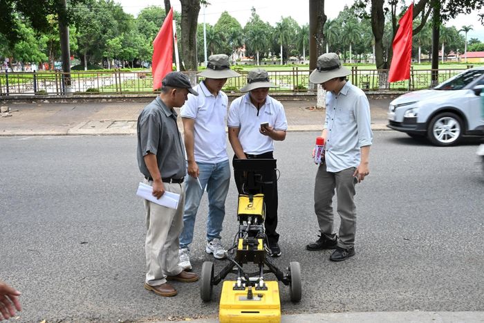 Trước đó các đơn vị đã sử dụng công nghệ radar xuyên đất để khảo sát địa vật lý, tìm kiếm.