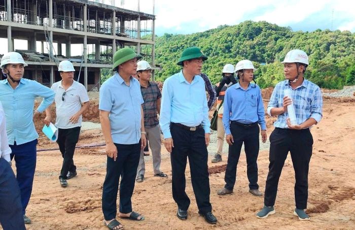 Các công trình trường học vùng biên đang được gấp rút hoàn thiện.
