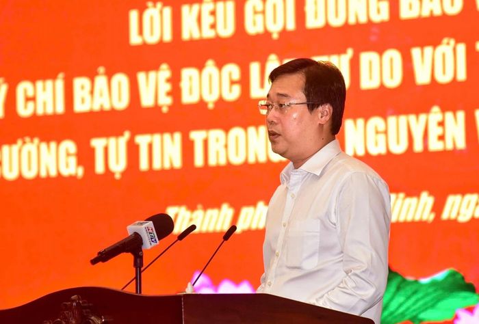 Ông Lê Quốc Phong - Ủy viên Trung ương Đảng, Phó Bí thư Thường trực Thành ủy TPHCM, phát biểu tại hội thảo (Ảnh: Lê Tiến)