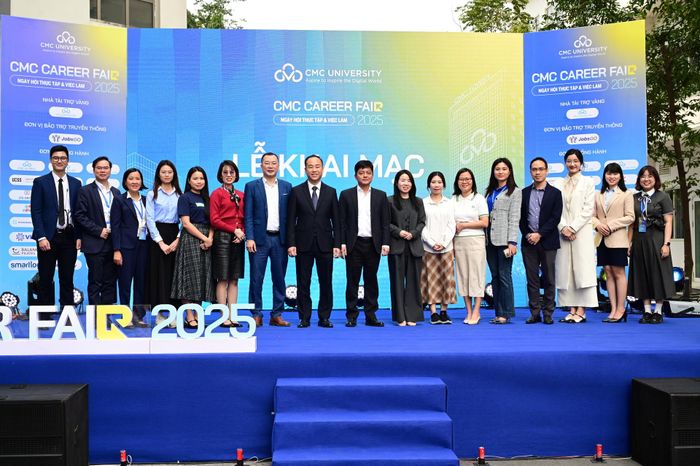 Ngày hội việc làm CMC Career Fair với sự tham gia của nhiều doanh nghiệp trong nước và quốc tế