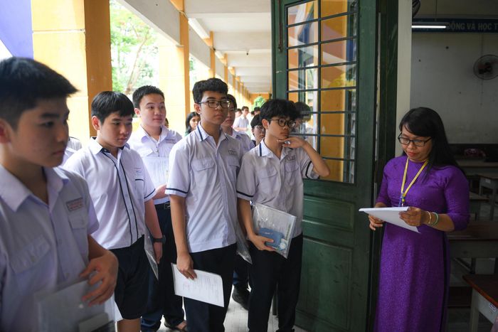 Thí sinh dự thi tuyển sinh lớp 10 tại TPHCM năm 2026. Ảnh: Nguyễn Huế