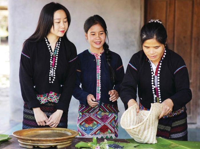 Đồng bào Bru Vân Kiều ở bản Chênh Vênh chủ động học hỏi các kỹ năng và mô hình làm du lịch cộng đồng